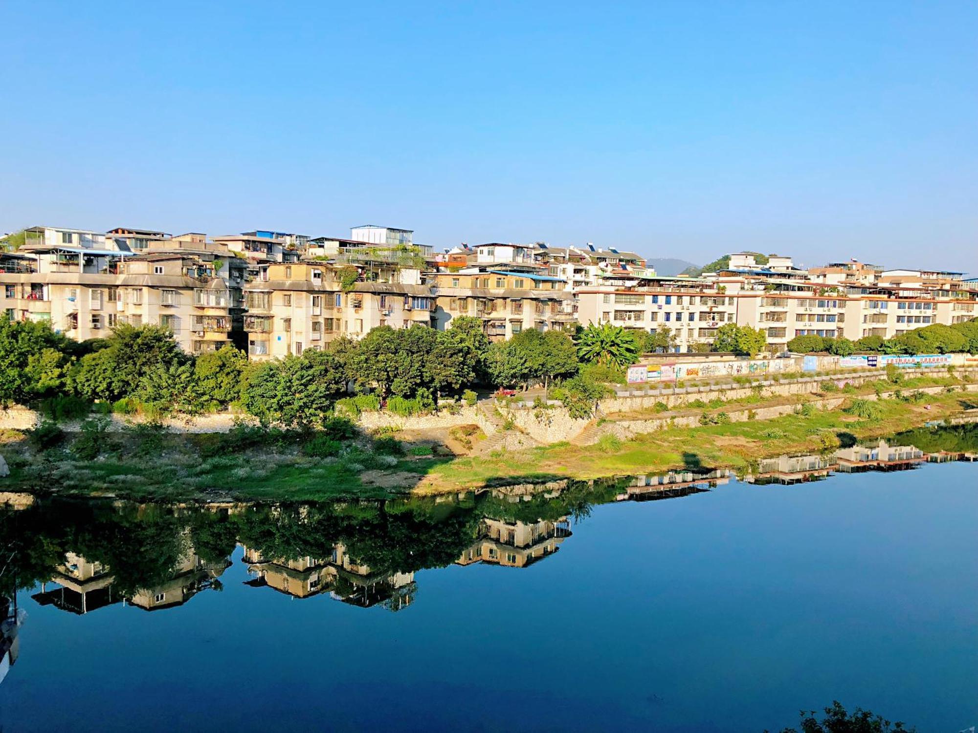 Lakeside Inn قويلين المظهر الخارجي الصورة